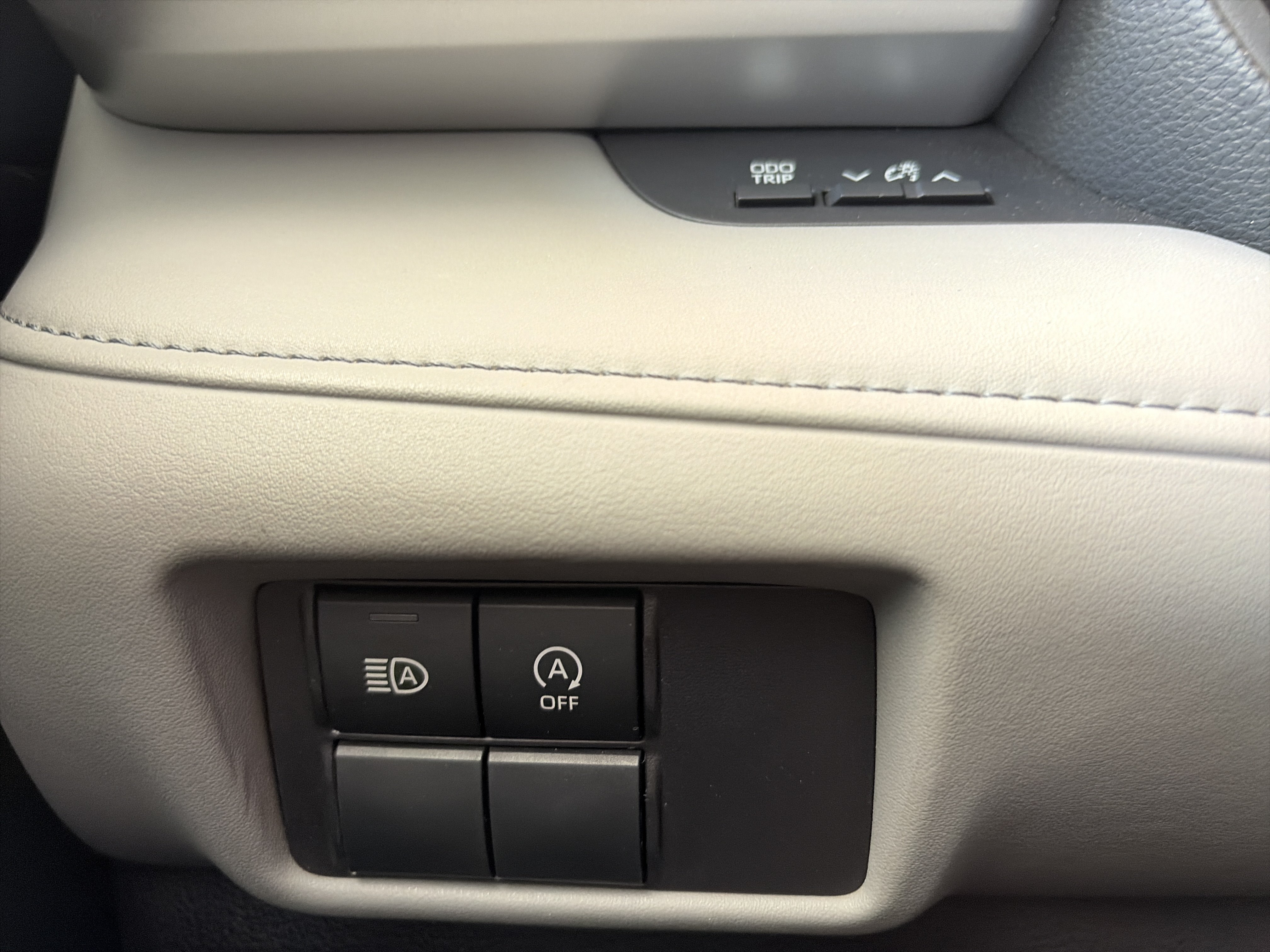 Used 2023 Toyota Highlander L FWD image 26