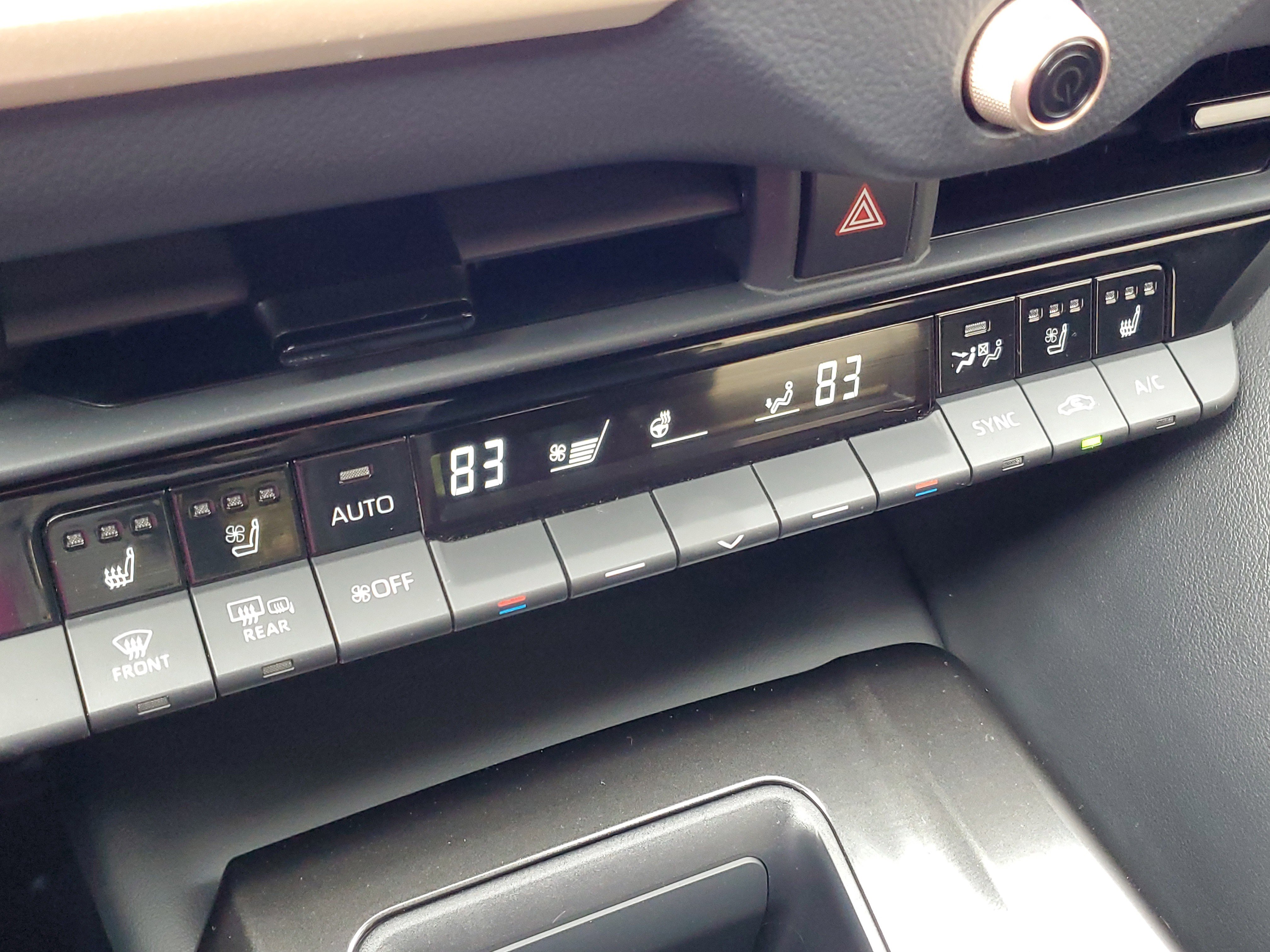 Used 2025 Toyota Crown Signia XLE image 31