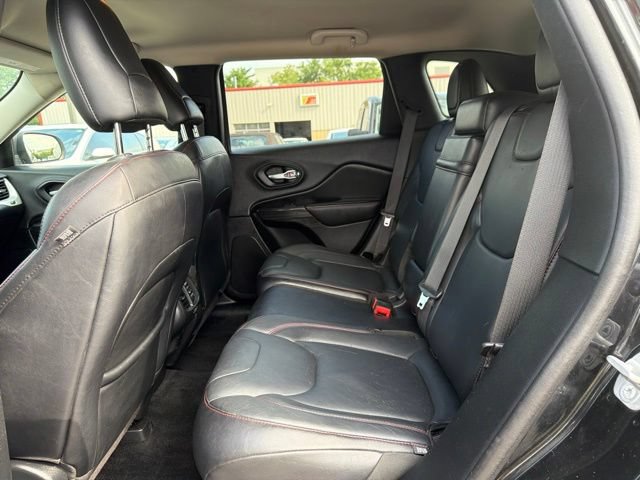 Used 2014 Jeep Cherokee Trailhawk w/ Comfort/Convenience Group AWD/4WD image 18