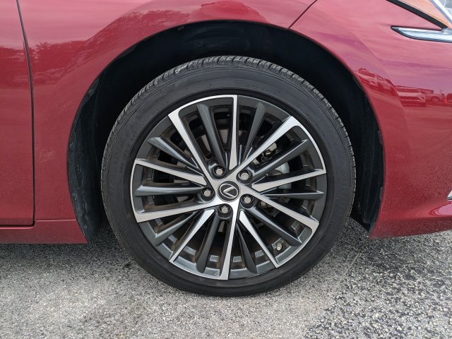 Used 2025 Lexus ES 350 w/ Premium Package FWD image 11