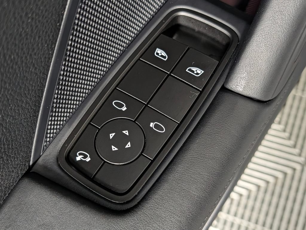 Certified 2025 Porsche 911 Carrera RWD image 26