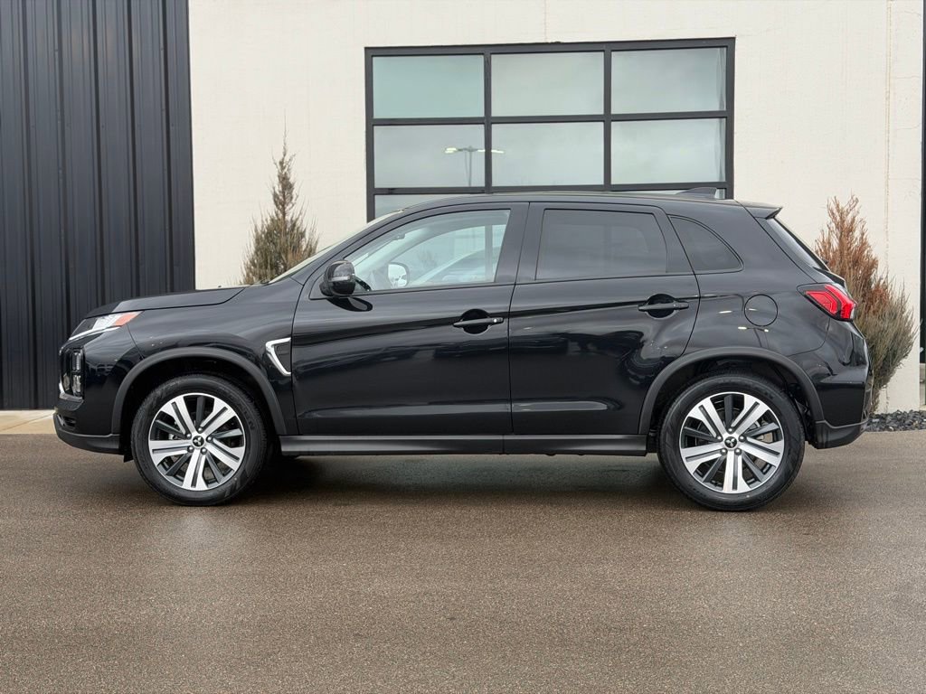 Used 2025 Mitsubishi Outlander Sport AWD image 2