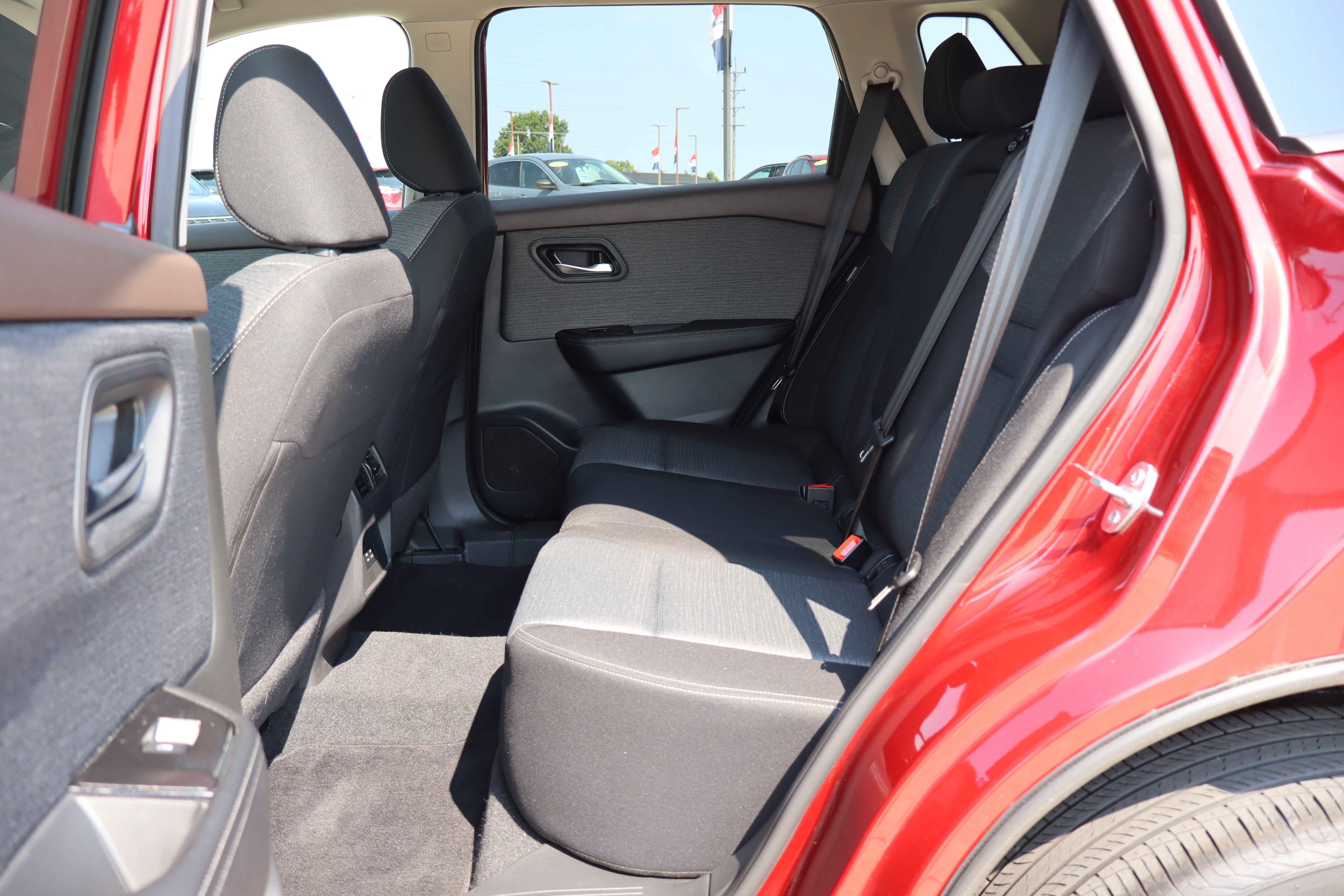 Used 2023 Nissan Rogue SV AWD/4WD image 10
