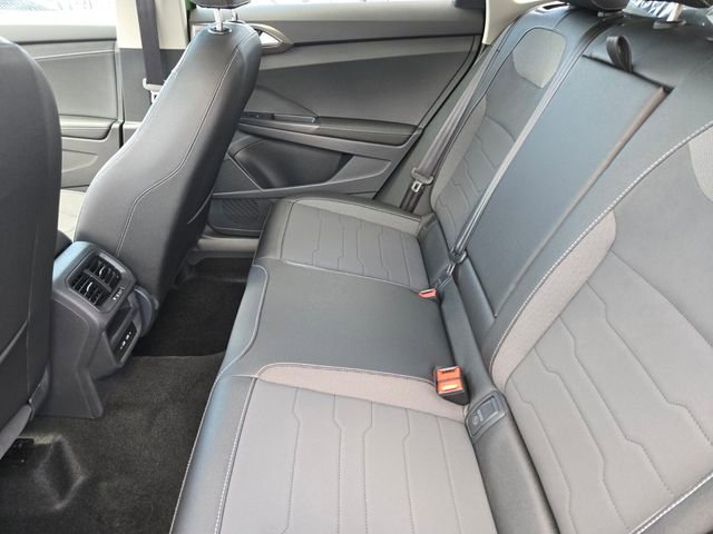 New 2026 Volkswagen Taos SE FWD image 8