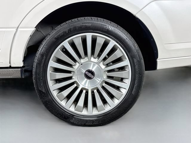 Used 2016 Lincoln Navigator Reserve AWD/4WD image 34