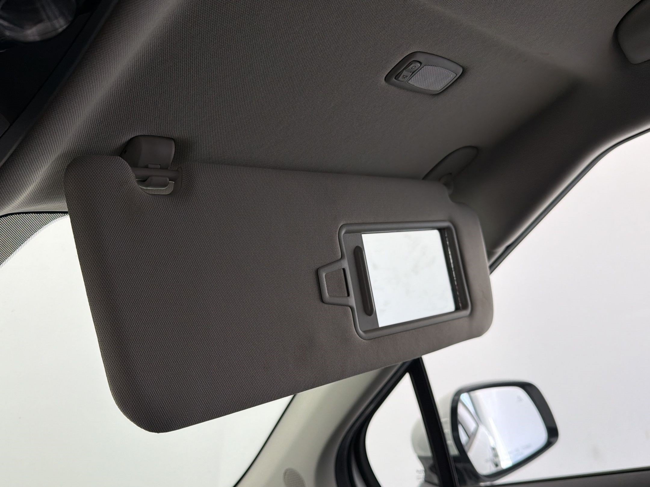Used 2022 Kia Carnival LX FWD image 30