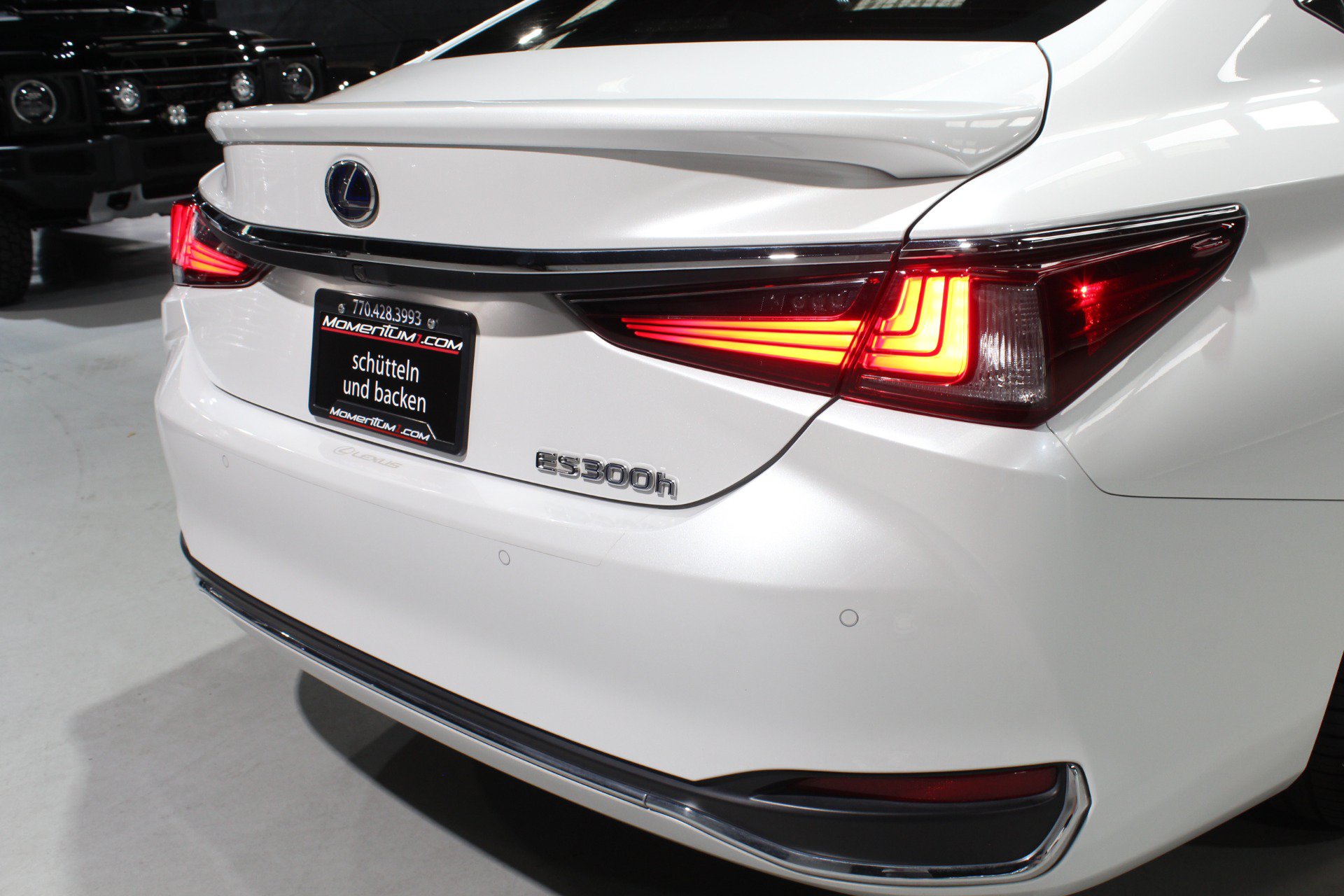 Used 2022 Lexus ES 300h Ultra Luxury w/ Accessory Package 2 FWD image 15
