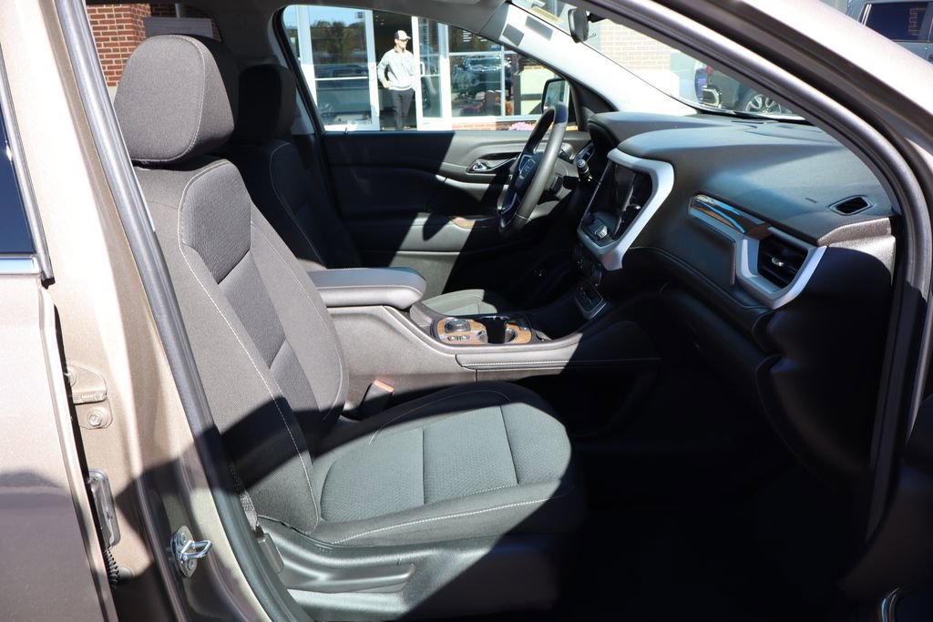 Used 2023 GMC Acadia SLE w/ Driver Convenience Package image 51