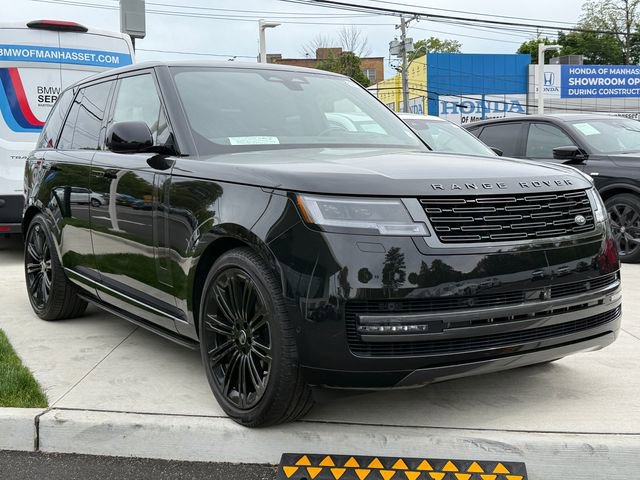 Used 2024 Land Rover Range Rover SE AWD/4WD image 3