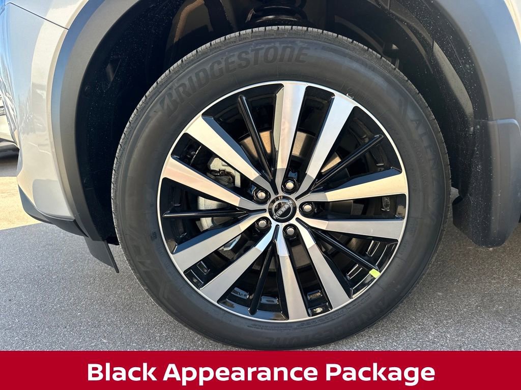 New 2025 Nissan Pathfinder Platinum w/ Black Appearance Package image 11