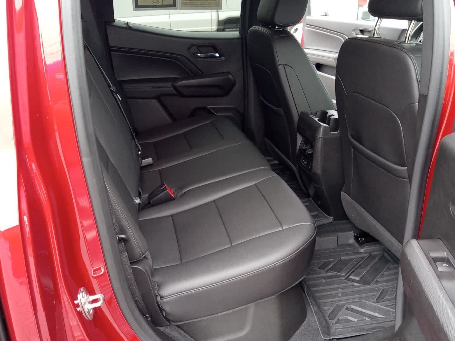 Used 2023 Chevrolet Colorado LT w/ LT Convenience Package III AWD/4WD image 27