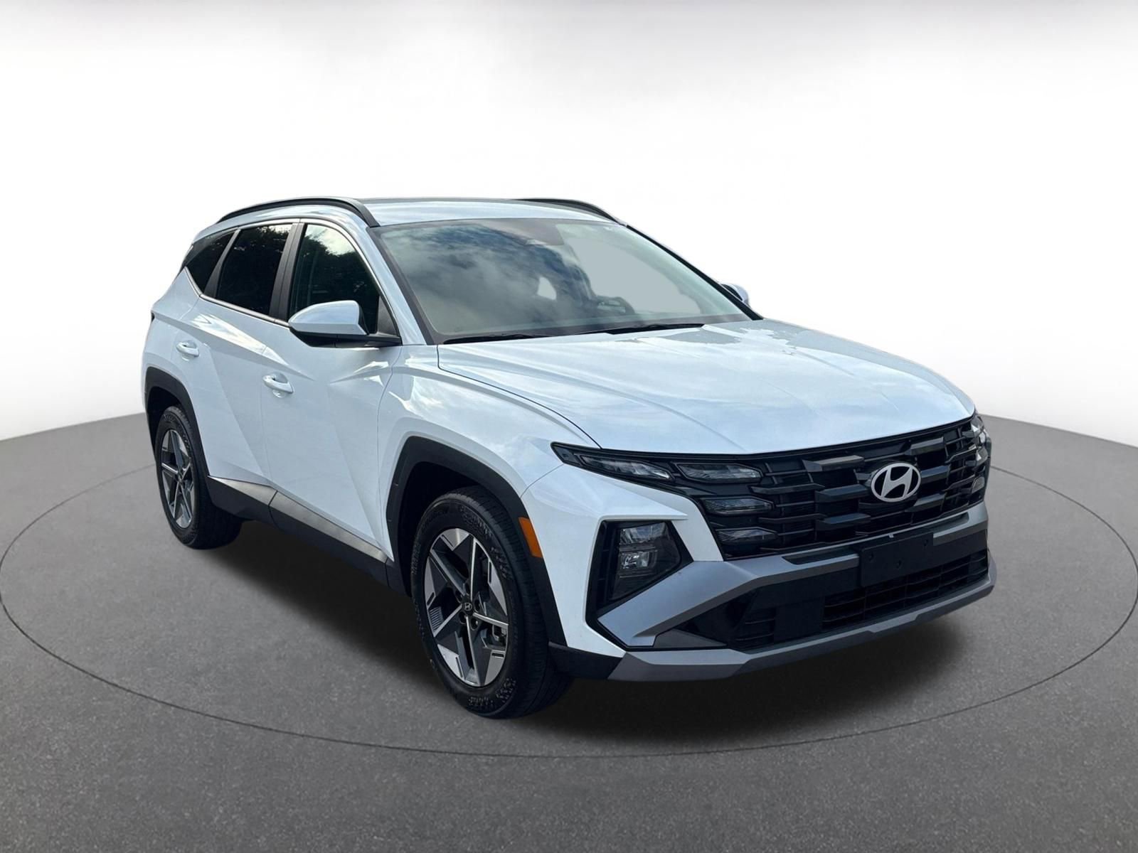 Used 2025 Hyundai Tucson SEL FWD image 2
