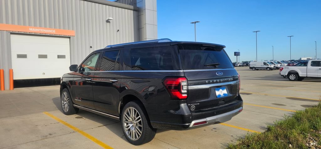 Used 2022 Ford Expedition Max Platinum AWD/4WD image 6