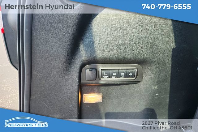 Used 2018 Ford Explorer Platinum AWD/4WD image 25