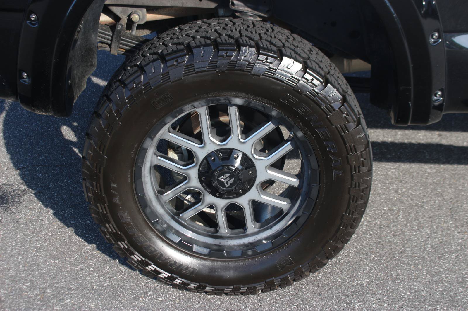 Used 2021 Nissan Titan SV w/ SV Convenience Package AWD/4WD image 40