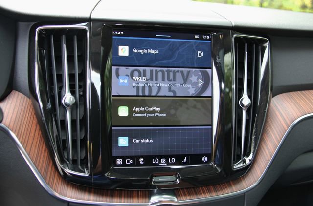 Used 2023 Volvo XC60 B5 Plus w/ Protection Package Premier image 23