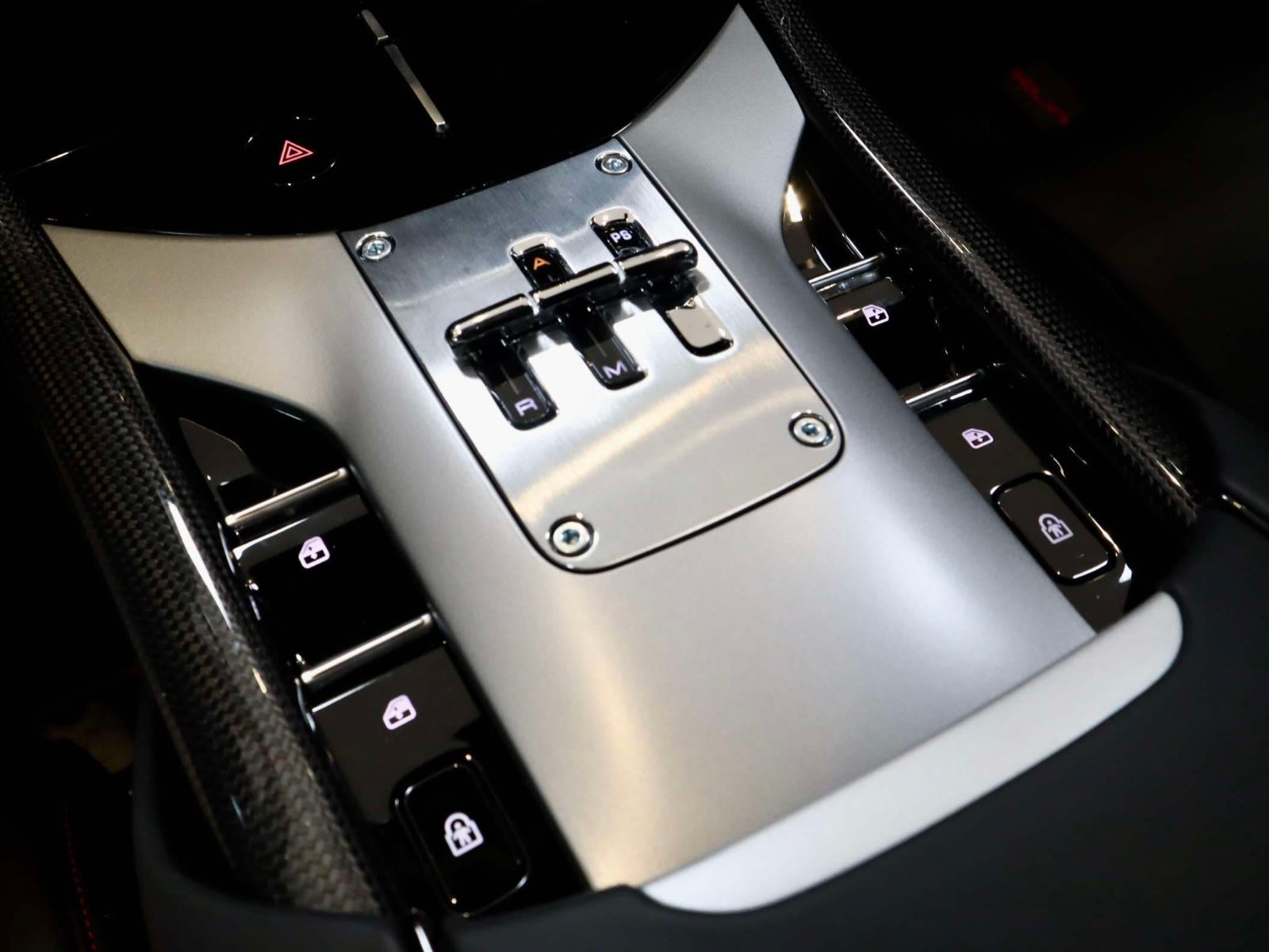 Certified 2025 Ferrari Purosangue AWD/4WD image 32