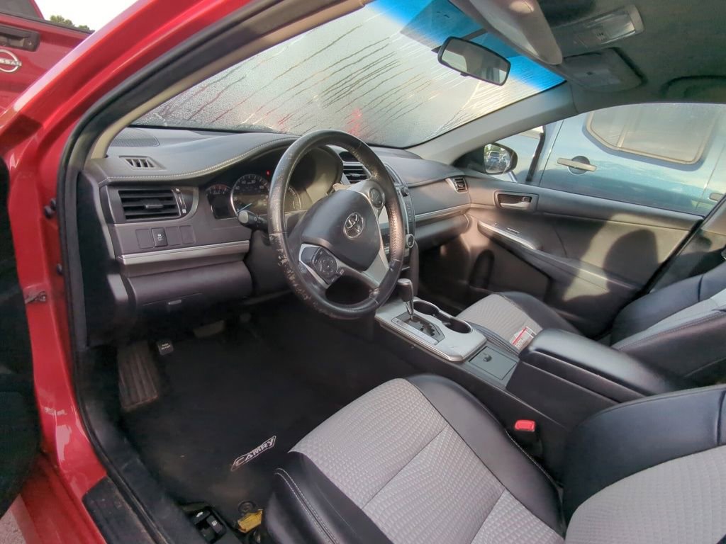 Used 2012 Toyota Camry SE FWD image 7