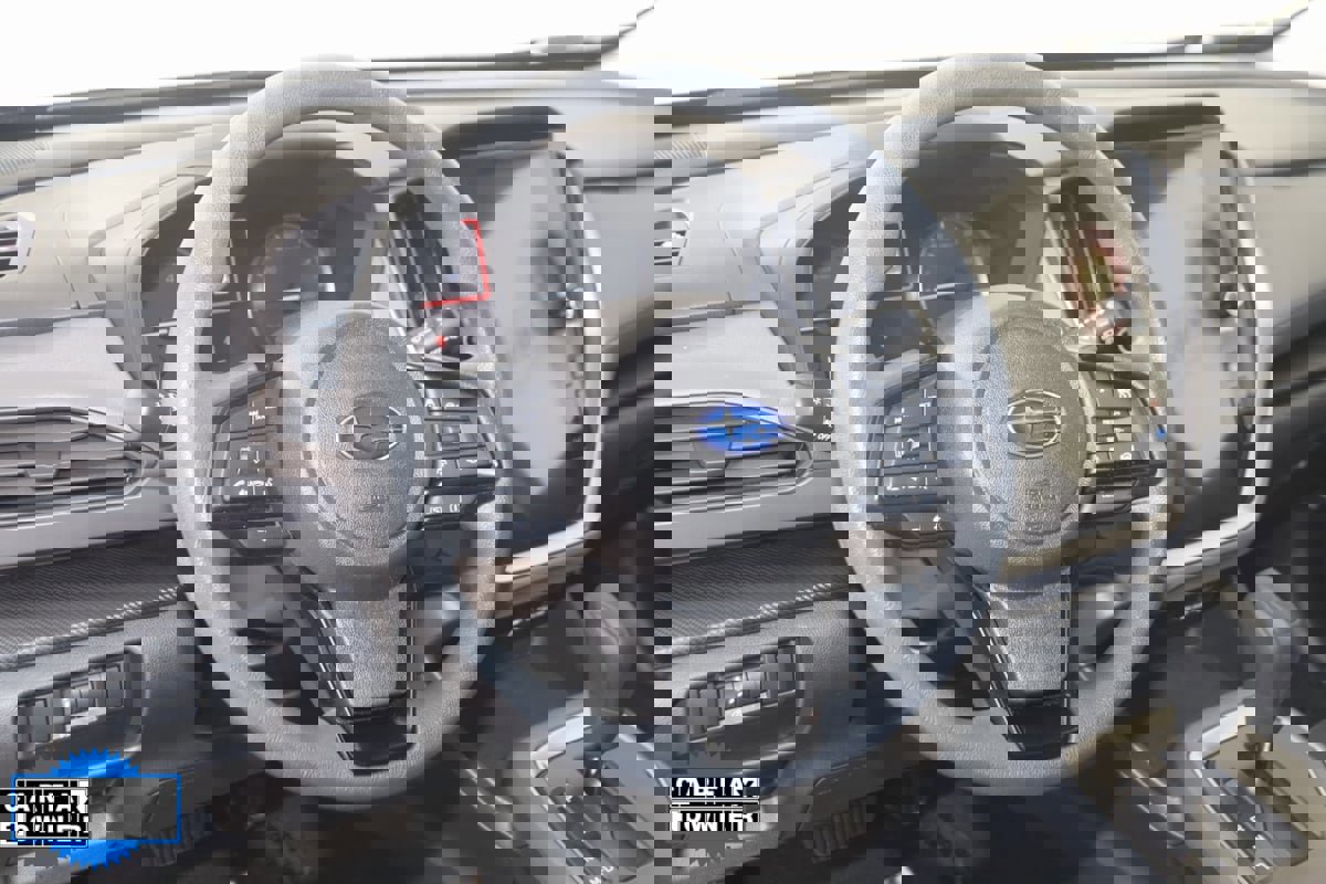 Used 2025 Subaru Crosstrek 2.0i Premium image 6