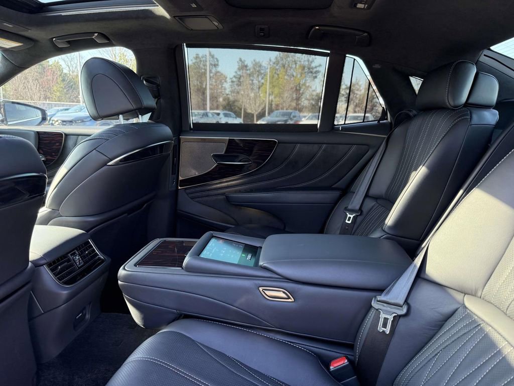 Used 2023 Lexus LS 500 Luxury w/ Luxury Package image 18