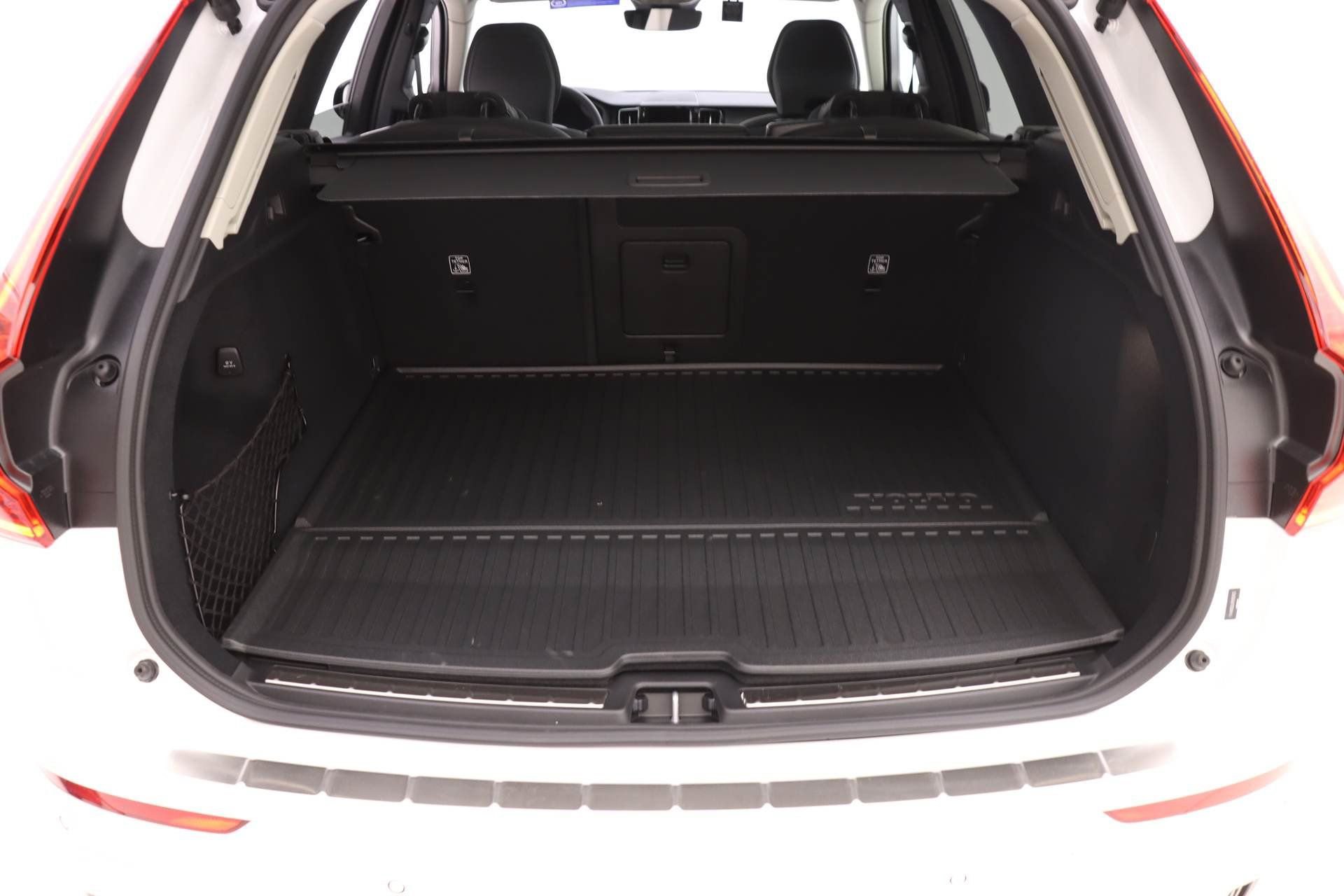 New 2024 Volvo XC60 T8 Plus w/ Protection Package Premier image 14