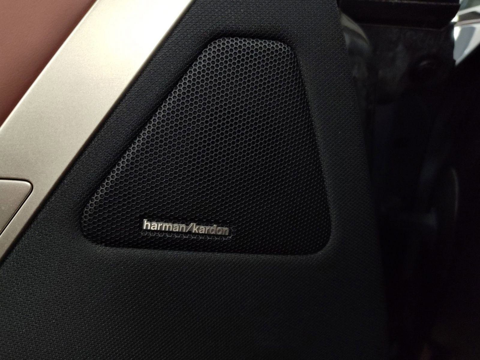 Used 2023 BMW iX xDrive50 w/ Ultimate Package 2 image 23