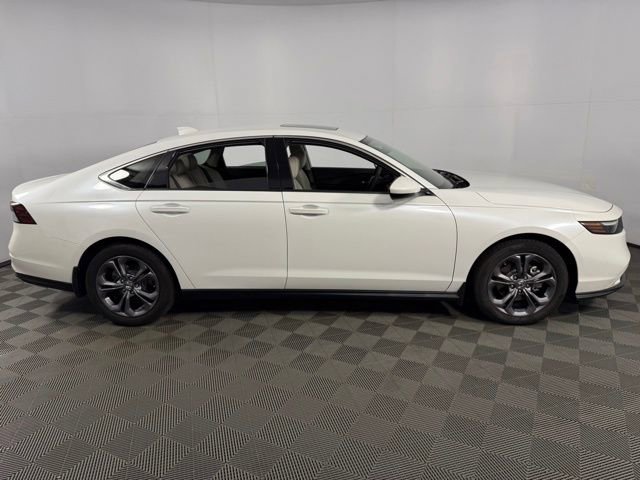 Used 2023 Honda Accord EX image 10