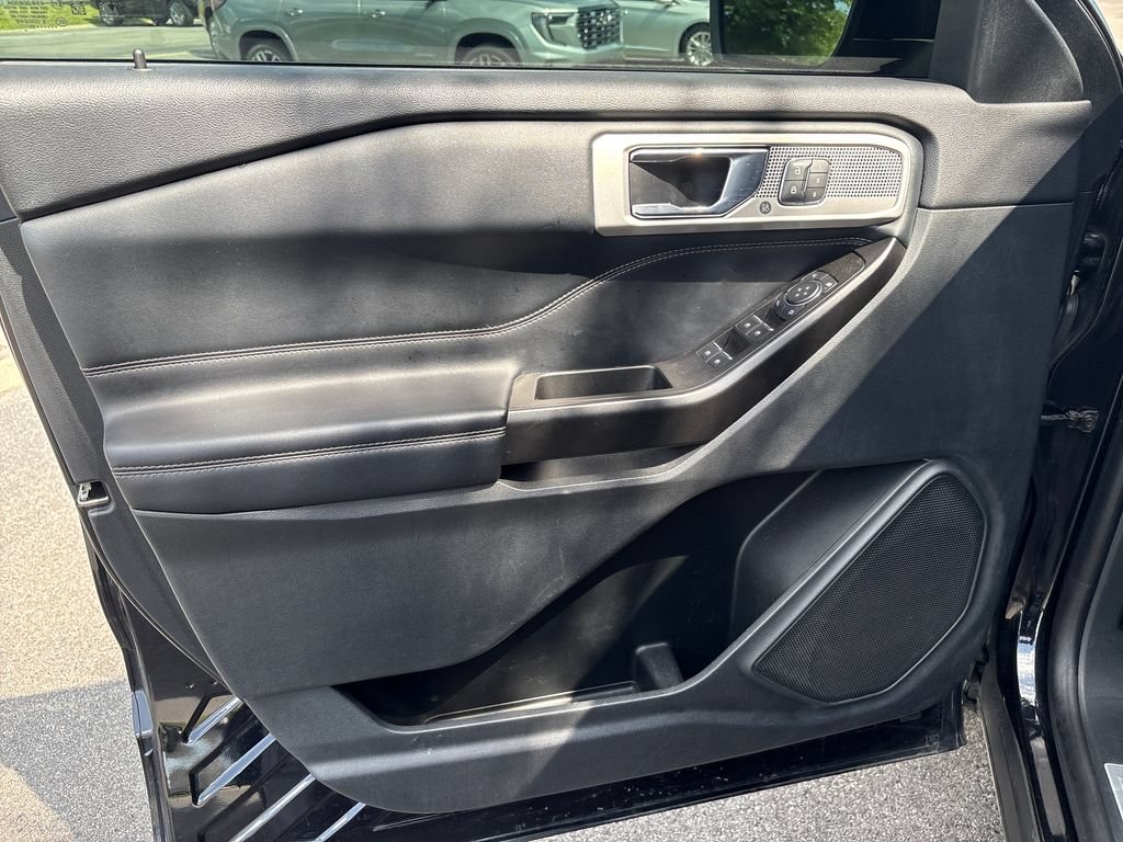 Used 2020 Ford Explorer Limited RWD image 14