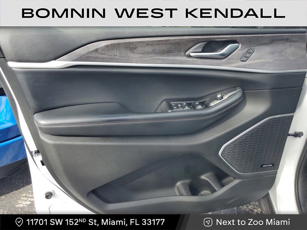 Used 2022 Jeep Grand Cherokee L Limited image 22