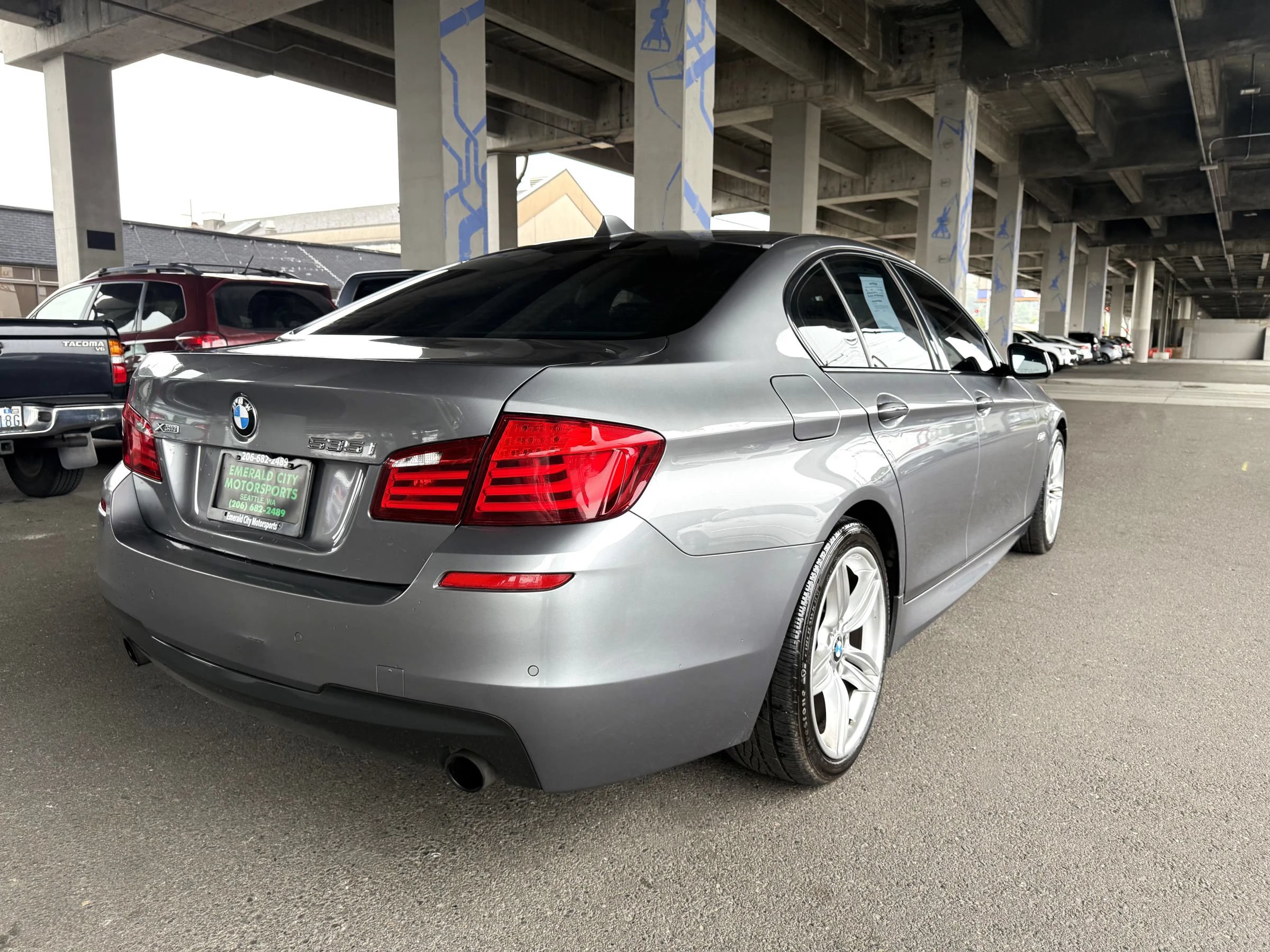 Used 2013 BMW 535i xDrive Sedan AWD/4WD image 4