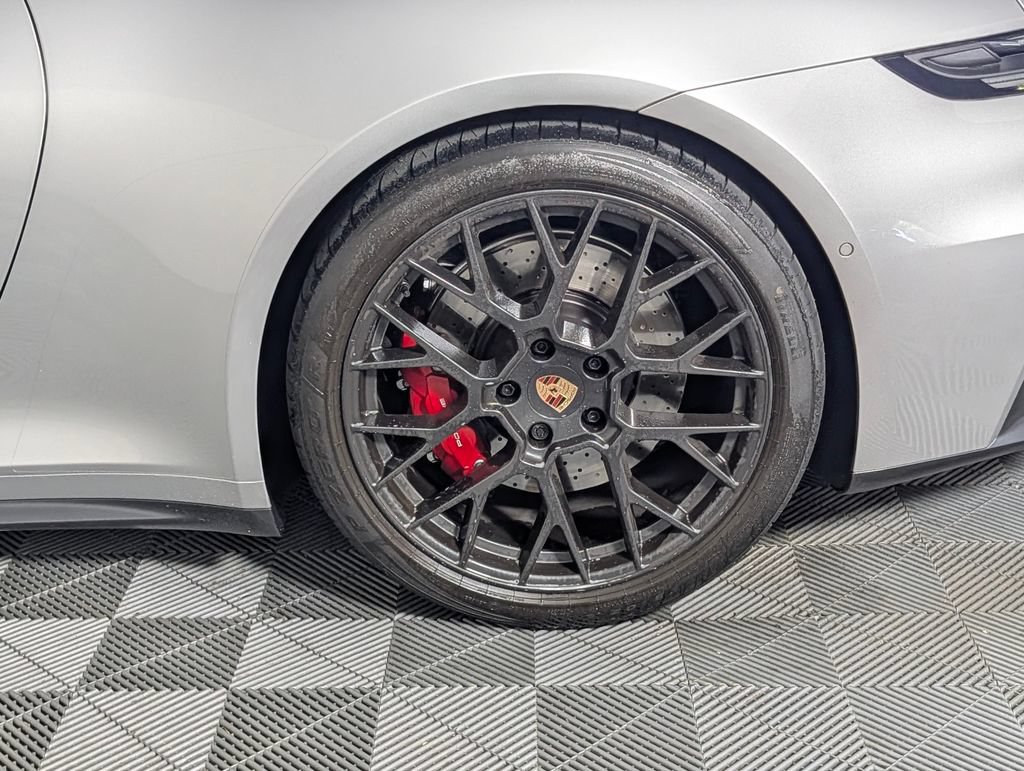Certified 2026 Porsche 911 Targa 4 GTS AWD/4WD image 12