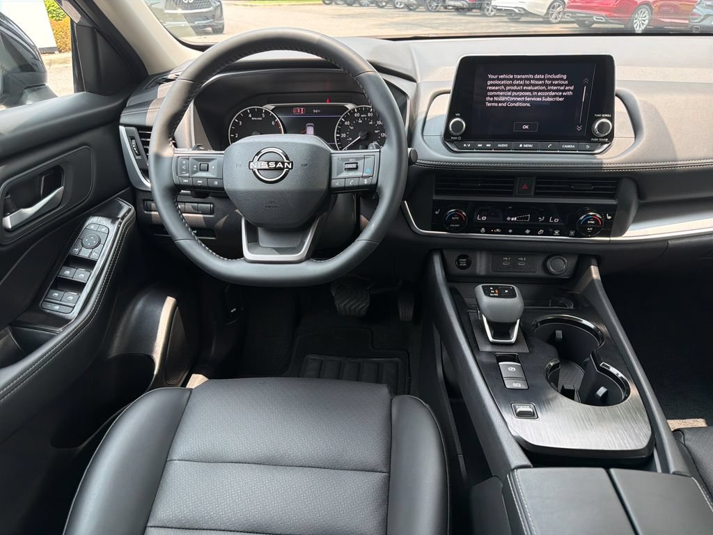 Used 2026 Nissan Rogue Dark Armor FWD image 4