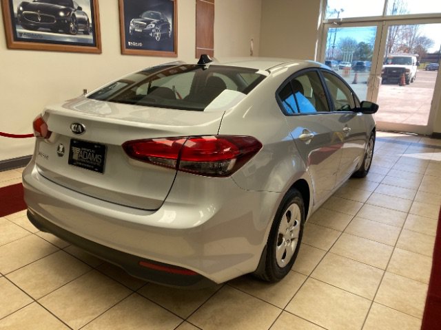 Used 2017 Kia Forte LX FWD image 5