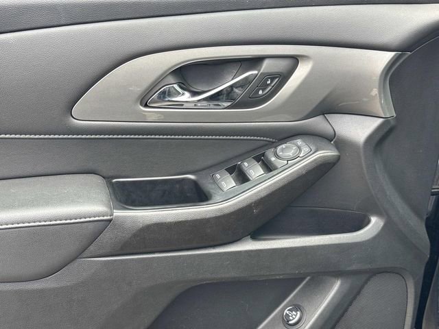Used 2023 Chevrolet Traverse LT image 27