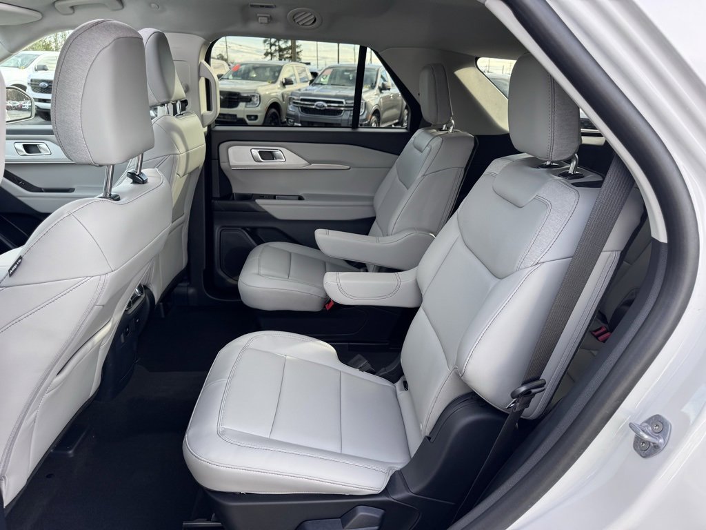 Used 2025 Ford Explorer Active w/ Active Comfort Package image 36