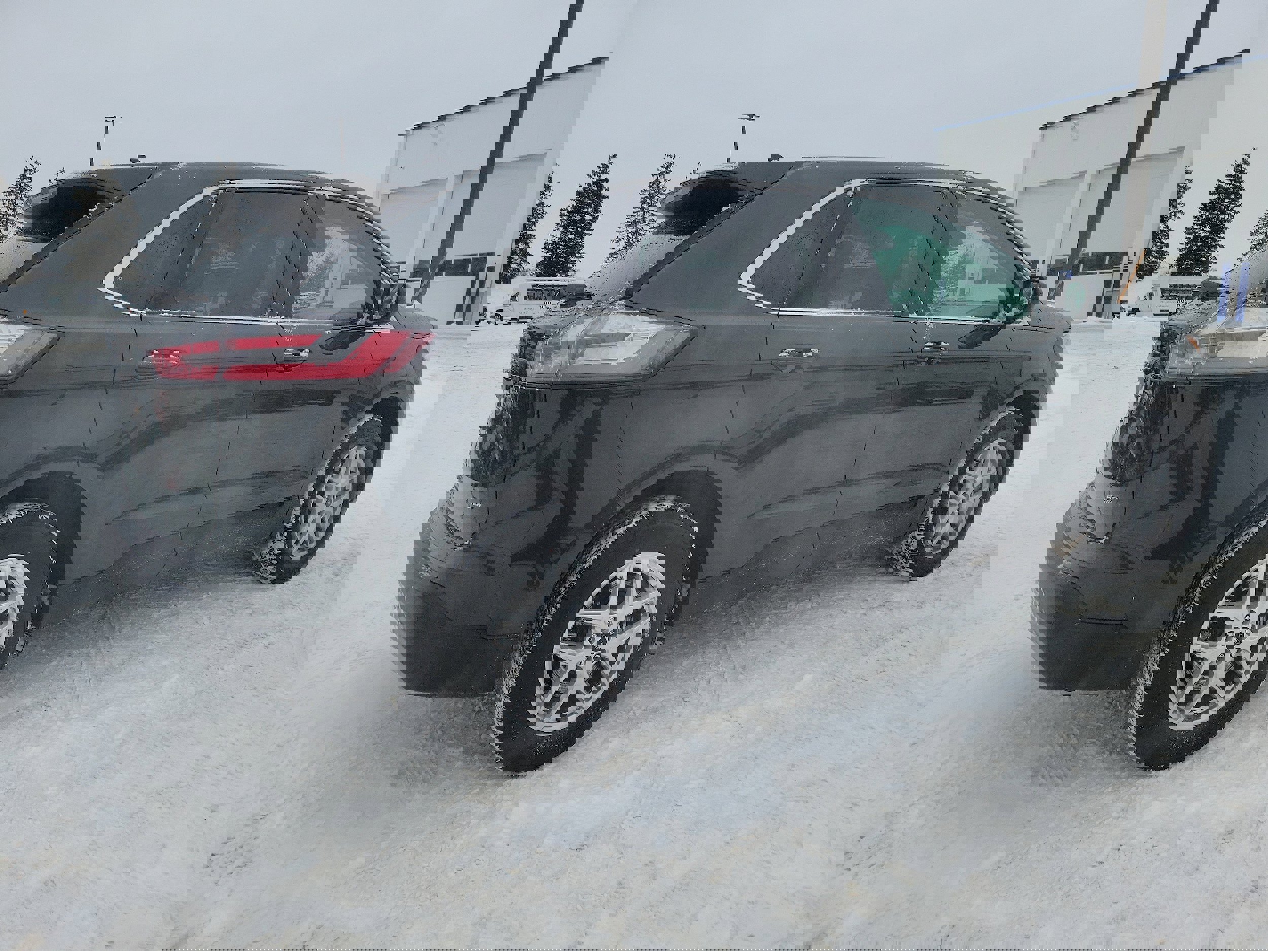 Used 2024 Ford Edge SEL w/ Convenience Package image 4