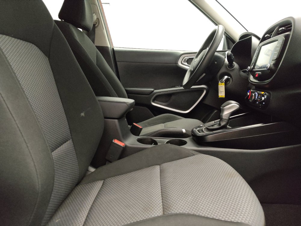 Used 2023 Kia Soul LX w/ LX Technology Package FWD image 21