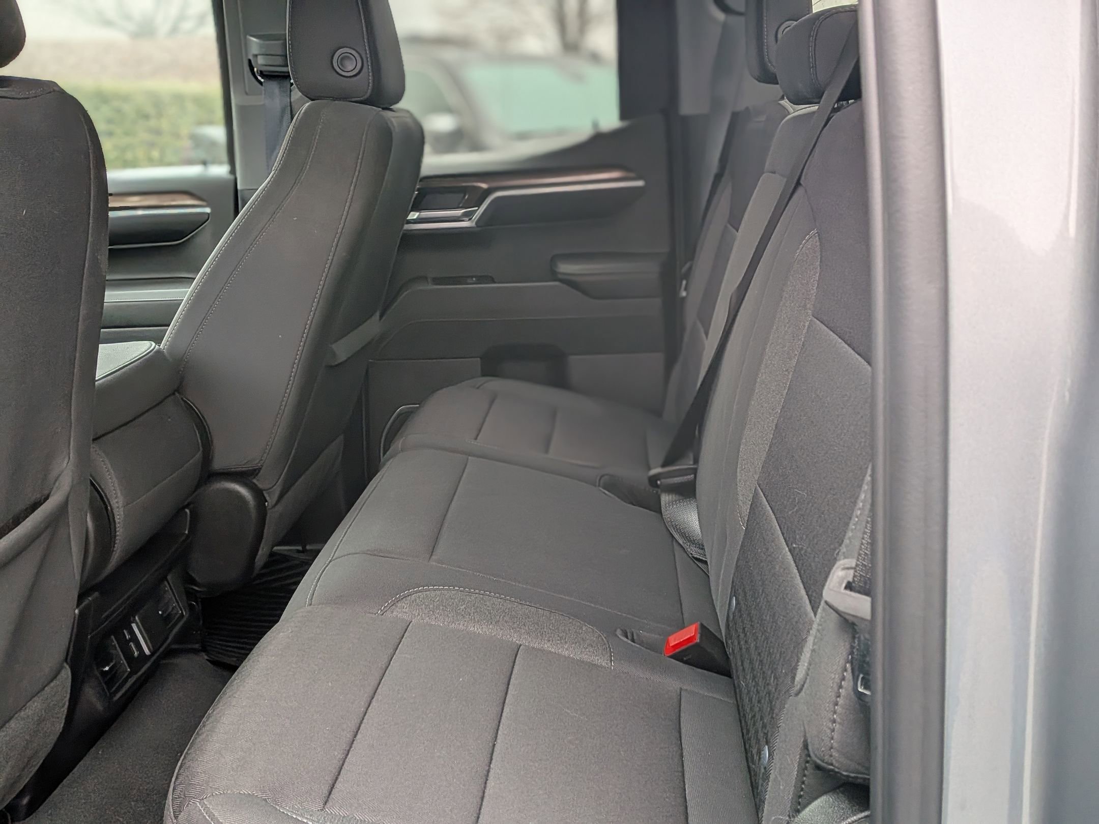 Used 2024 Chevrolet Silverado 1500 LT image 33