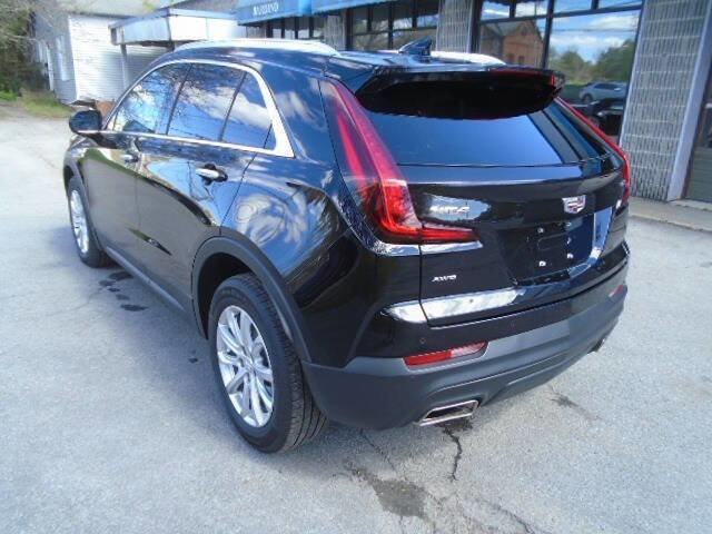 Used 2023 Cadillac XT4 Luxury w/ Cold Weather Package AWD/4WD image 6