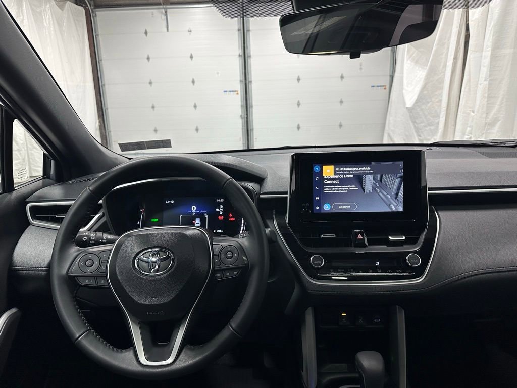 Used 2025 Toyota Corolla Cross XSE image 16