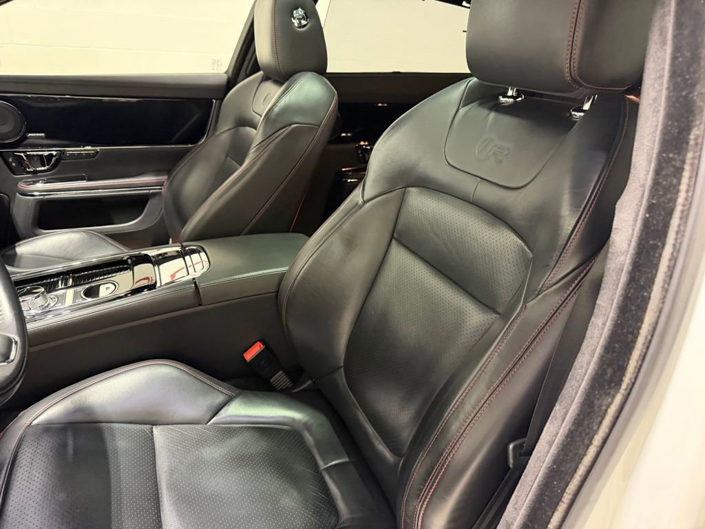 Used 2016 Jaguar XJ RWD image 25