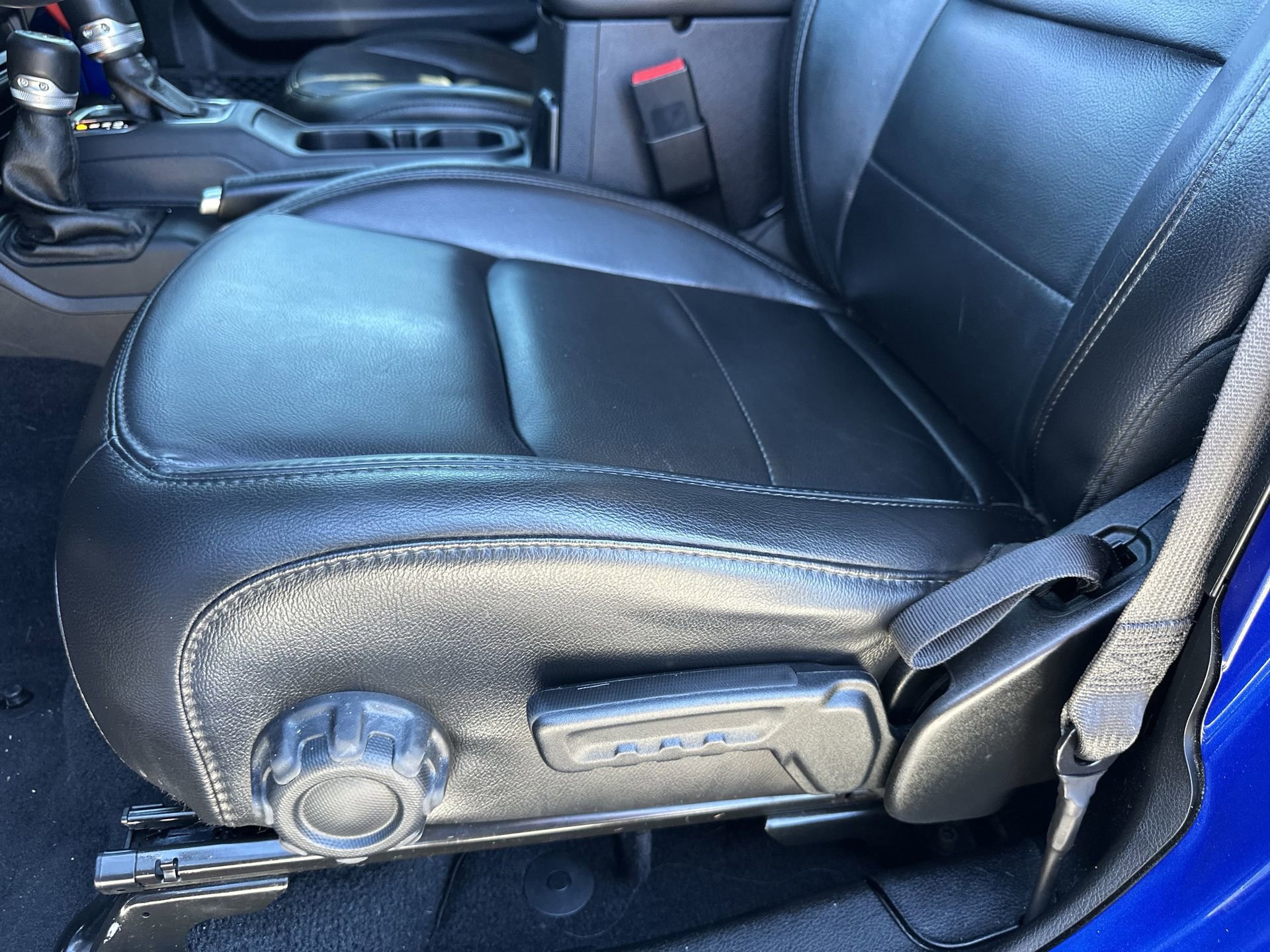 Used 2020 Jeep Wrangler Unlimited Sahara image 22