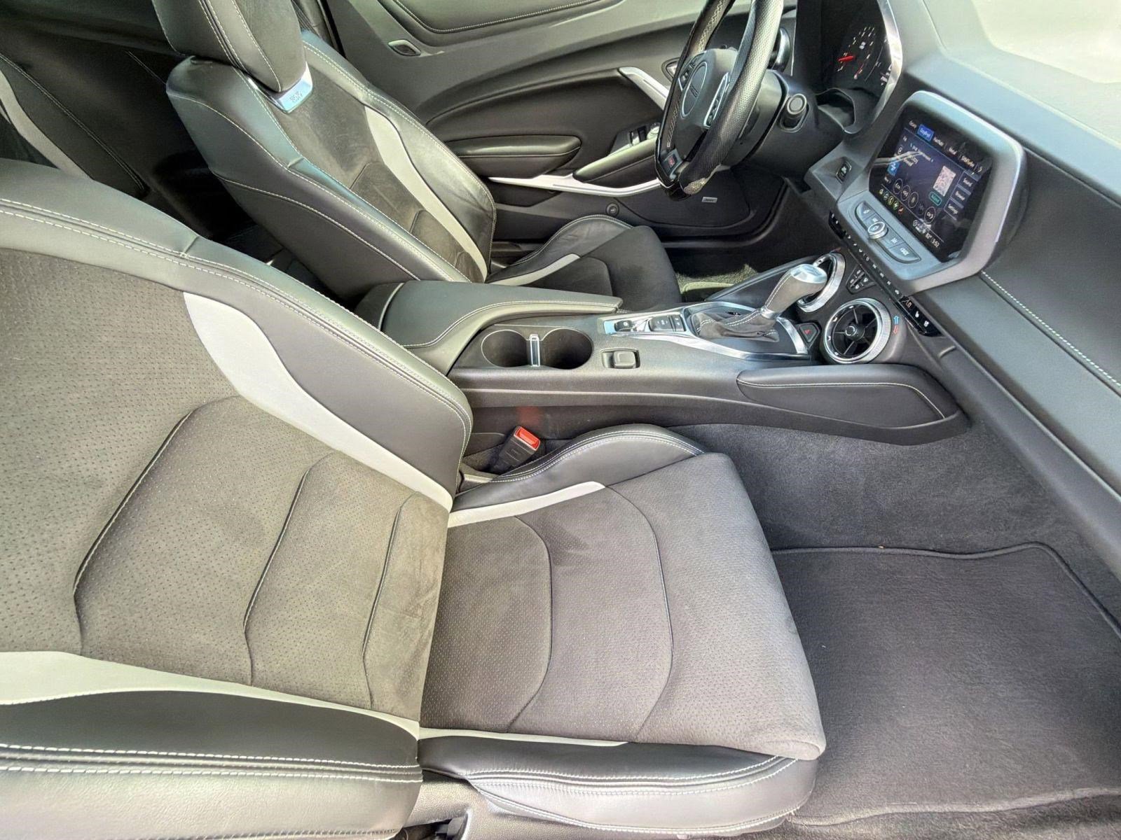Used 2023 Chevrolet Camaro SS RWD image 31