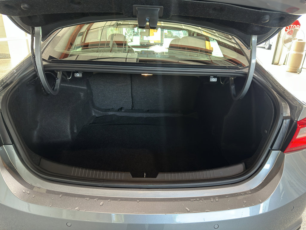 Used 2024 Chevrolet Malibu LT image 38