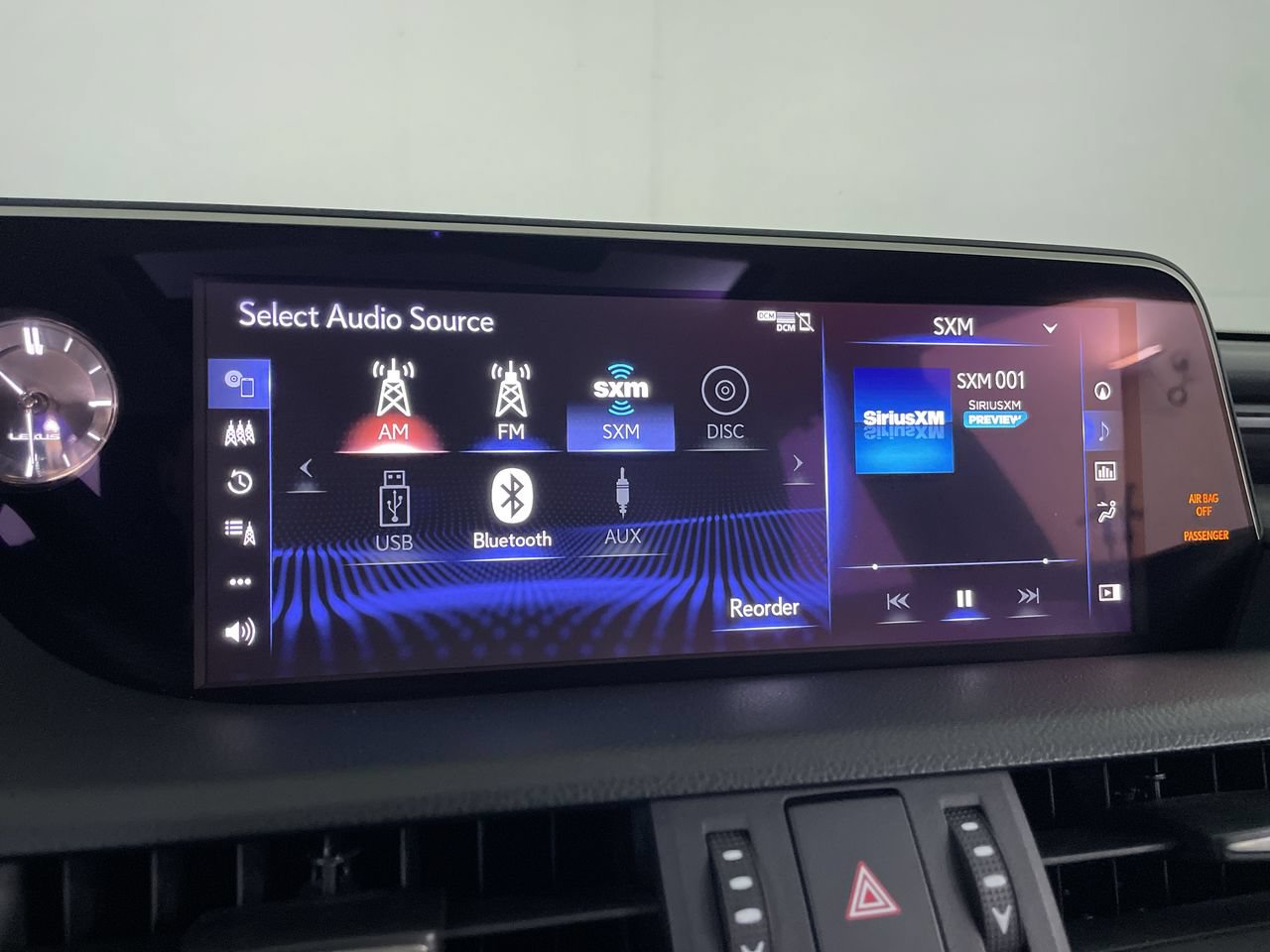 Used 2020 Lexus ES 300h Ultra Luxury w/ Accessory Package 2 FWD image 14