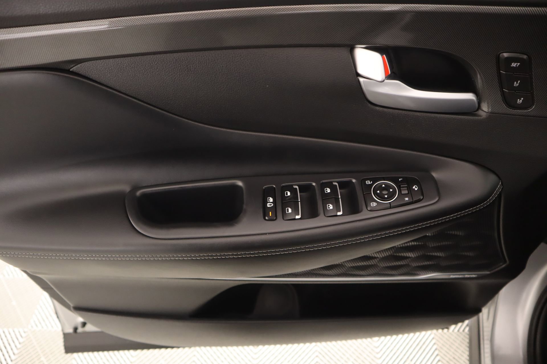 Certified 2023 Hyundai Santa Fe Limited image 17