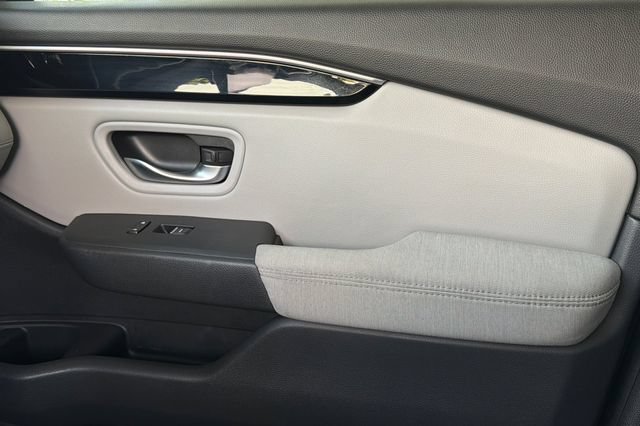 Used 2023 Honda Pilot LX image 23