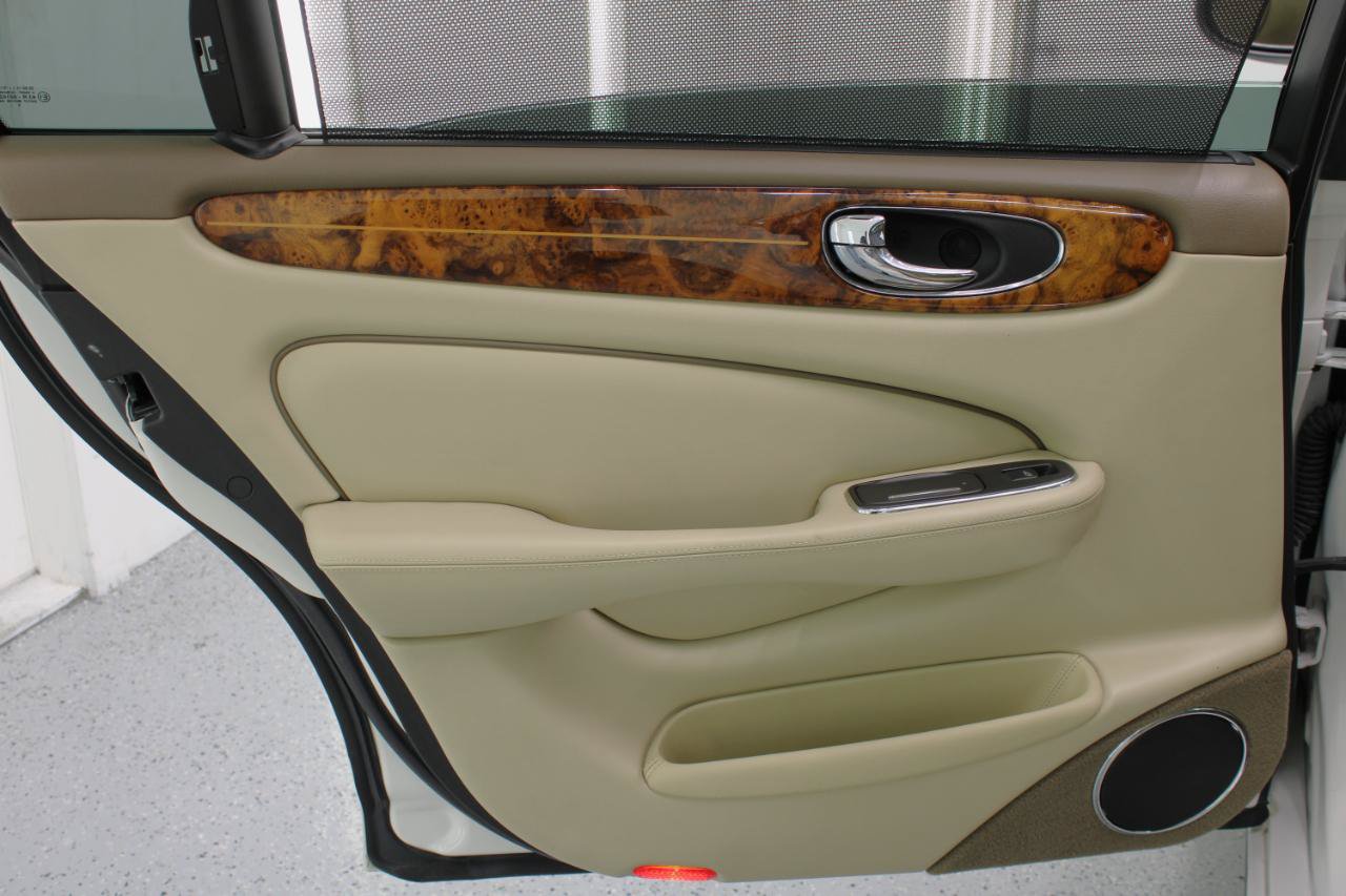 Used 2005 Jaguar XJ Vanden Plas RWD image 44