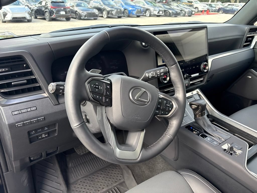 Certified 2025 Lexus GX 550 w/ Accessory Package (2T) AWD/4WD image 12
