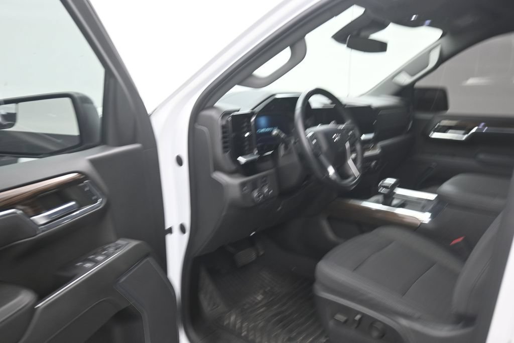 Used 2023 Chevrolet Silverado 1500 RST w/ LPO, Dark Essentials Package RWD image 10